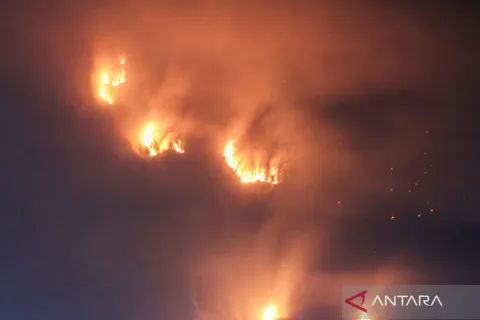Puan Minta Pemerintah Hitung Dampak Ekonomi Penutupan Bromo: Jangan Sampai Masyarakat Lokal Jadi Korban Terbesar