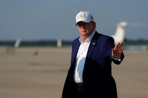 Rahasia di Balik Penerbangan Misterius Trump: Ancaman Pembunuhan dari Iran