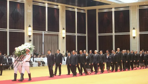Laos Berkabung: Presiden Majelis Nasional Xaysomphone Wafat, Ribuan Pejabat dan Rakyat Beri Penghormatan Terakhir