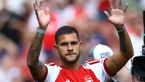Arsenal Incar Louis Page: Strategi Muda di Balik Kedatangan Bruno Guimaraes