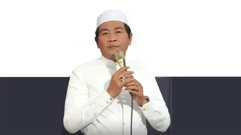 Kiai Anwar Zahid Selamat dari Kecelakaan Beruntun di Bojonegoro: Kronologi dan Kondisi Terkini