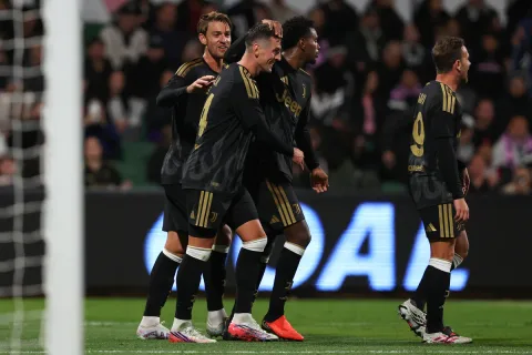 Pra-Musim Juventus Berakhir Manis: Yildiz dan Milik Bawa Kemenangan 2-0 atas Palermo di Perth
