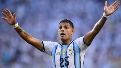 Leverkusen Rekrut Bek Timnas Argentina: Medina, Anak Fiorito yang Kini Jadi Tembok Baru Die Werkself
