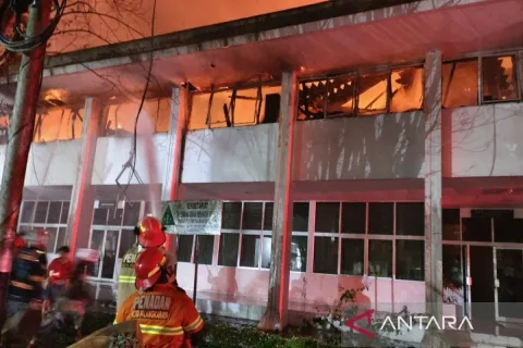Kebakaran Dini Hari Melanda Gedung Biro Kesra Kalteng, Gubernur Janji Evaluasi
