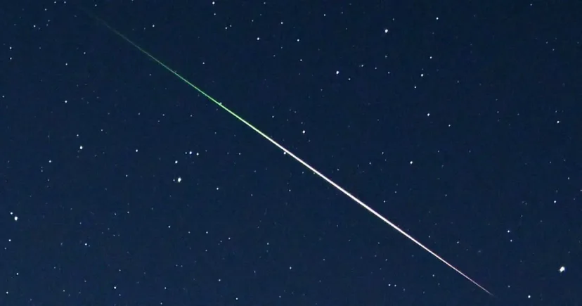 Puncak Hujan Meteor Perseid 2026: 35 Meteor per Jam Siap Menghiasi Langit Malam