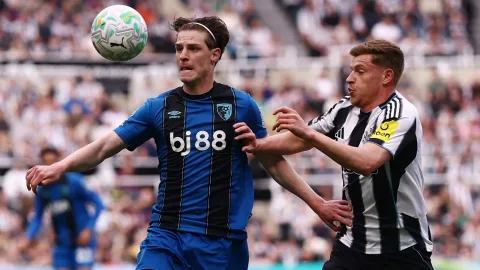 Chelsea Incar Myles Lewis-Skelly: Kombinasi Rogers dan Scott untuk Lini Tengah Baru