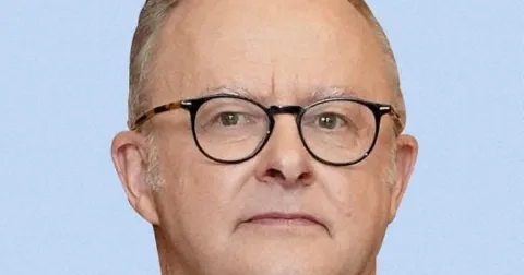 Komentar 'Melon' Albanese soal PM Jepang Memicu Gelombang Kritik: Diplomasi atau Lelucon Tak Senonoh?