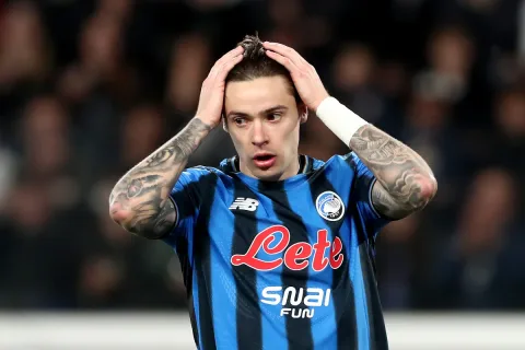 Milan Incar Zalewski: Amunisi Baru untuk Skema Sayap Amorim