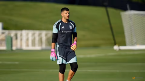Manchester City Rekrut Kiper Argentina Geronimo Rulli dari Marseille