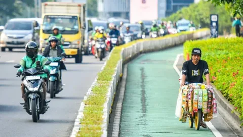 Jalur Sepeda di Jalan Protokol Jakarta: Antara Janji Ramah Lingkungan dan Realitas Kemacetan