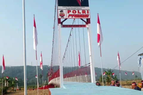 Kapolri Resmikan 874 Jembatan Gantung, Akses 2 Juta Warga Terbuka