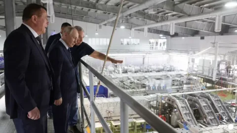Putin Kunjungi Kepulauan Kuril yang Diklaim Jepang, Tokyo Protes Keras