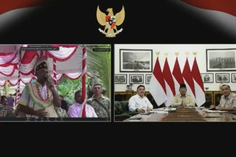 Enam Tahun Menyeberang Sungai Demi Sekolah, Kini Jembatan TNI Hadir di Uduwey