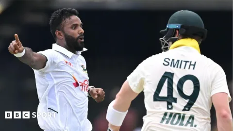 Bangladesh Guncang Australia di Darwin: Smith Selamat Berkat Snicko, Tim Tamu Unggul