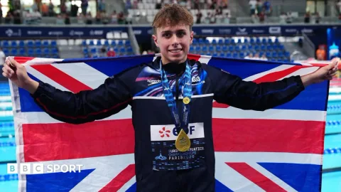 Remaja Inggris Filip Nowacki Rebut Emas Eropa 200m Dada: Drama Finish di Paris