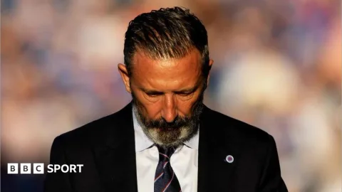 Krisis Rangers Makin Dalam: McInnes Gagal Bangkit, Suporter Geram