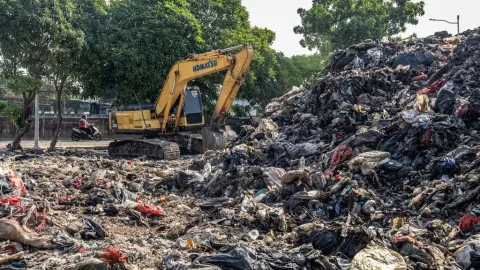 TPS Ilegal di Jakarta: Bisnis Sampah yang Mengancam Nyawa dan Menggerus PAD