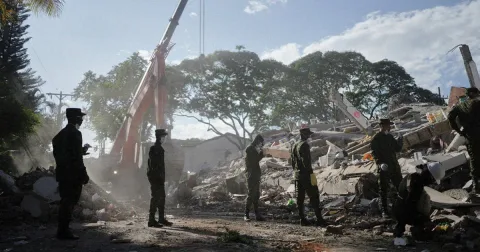 Kolombia Berlomba Lawan Waktu: Jendela Emas Penyelamatan Korban Gempa Menyempit