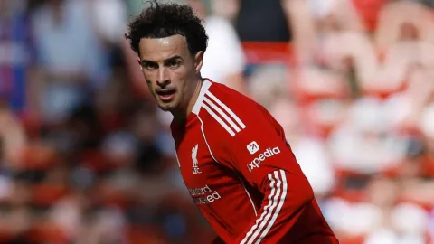 Liverpool Siap Lepas Curtis Jones demi Gilberto Mora: Rekrutan Masa Depan atau Langkah Berisiko?