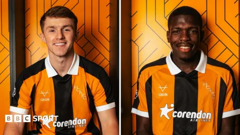 Hull City Amankan Dua Rekrutan Anyar: Gelhardt dan Gourna-Douath Perkuat Lini Serang dan Tengah