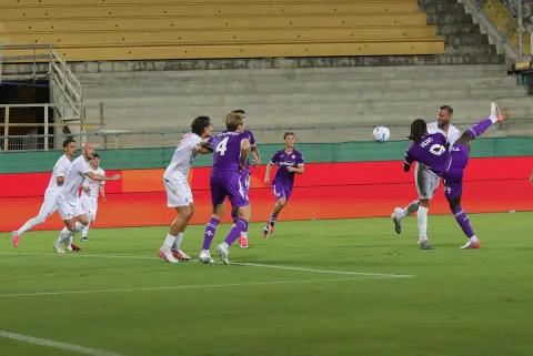 Coppa Italia: Fiorentina Bantai Benevento 4-1, Bintang Real Madrid Debut di Hari Ulang Tahun