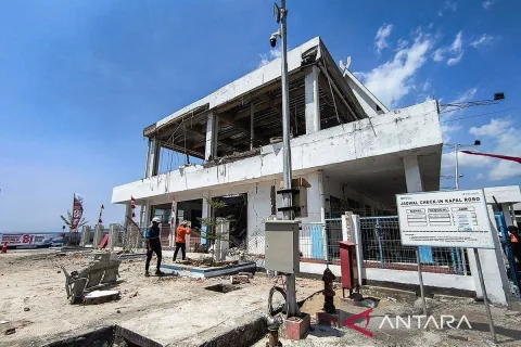 Gempa M 7,7 NTT: 31 Susulan Guncang Nagekeo, 38 Tewas dan Peringatan Tsunami Dicabut