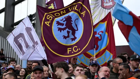 Aston Villa Siap Bajak Transfer Zion Suzuki dari PSG: Negosiasi Dimulai