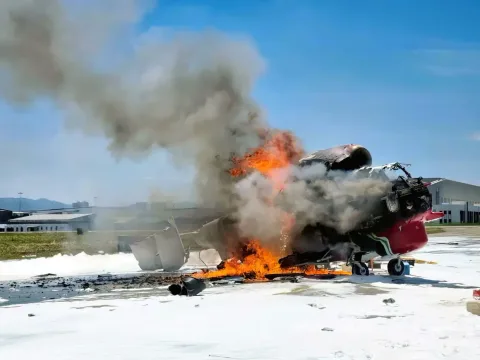 Bandara Subang Lumpuh: Kebakaran Helikopter Kamov Tutup Landasan, Penerbangan Ditunda