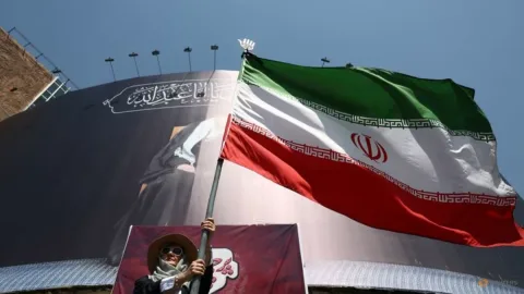Iran Tegas Tolak Klaim Trump atas Selat Hormuz: 'Tetap Milik Kami'