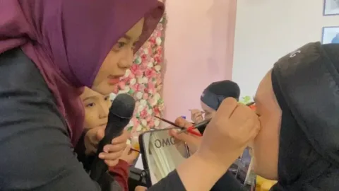 Hobi Jadi Sumber Cuan: Mahasiswa Manfaatkan Kesenangan untuk Tambah Penghasilan