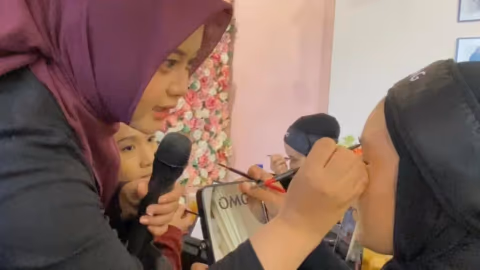 Hobi Jadi Sumber Cuan: Mahasiswa Manfaatkan Kesenangan untuk Tambah Penghasilan