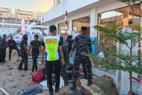 Gempa M7,7 Flores: TNI Kerahkan 1.267 Personel, 47 Tewas dan Ratusan Rumah Rusak