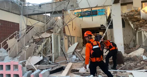 Gempa Flores 7,7 SR: 47 Tewas, Ribuan Mengungsi, Jalur Wisata Komodo Lumpuh