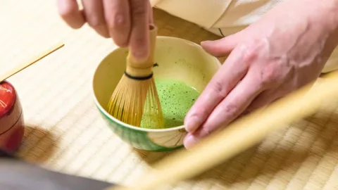 Perang Matcha: Jepang Jaga Tradisi, China Genjot Produksi Massal
