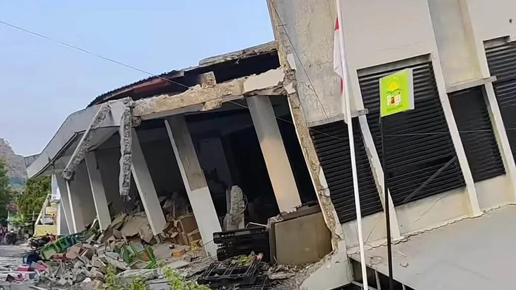 BNPB Minta Daerah Siaga: Karhutla Jawa Tengah Padam, Gempa NTT dan Sulteng Terpantau