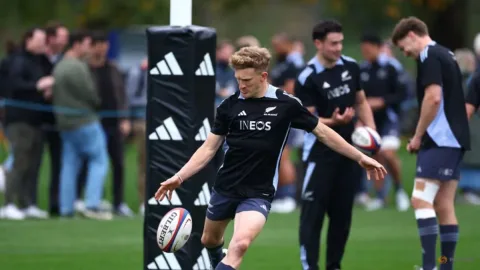 All Blacks Cemas soal Kondisi Damian McKenzie Jelang Duel Lawan Springboks