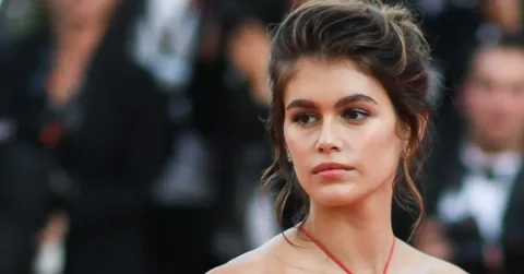 Kaia Gerber Buka Suara: Pernah Diusir Roh Jahat dengan Didgeridoo, Kini Lawan Tekanan Berat Badan Hollywood
