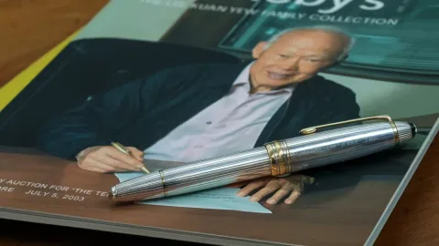 Pena Montblanc Lee Kuan Yew Terjual Rp 5,6 Miliar: Simbol Sejarah yang Laris Manis