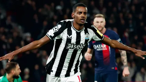 Newcastle Berburu Penyerang Baru: Christian Kofane Dinilai Kandidat Pengganti Isak