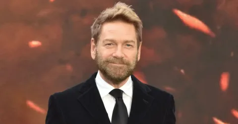 Kenneth Branagh Kenang Malam Mabuk Bersama Bintang Harry Potter: 'Beratnya Pengalaman'
