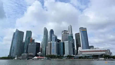 Rekor STI Tak Cerminkan Pasar Singapura: Dominasi Bank Jadi Sorotan