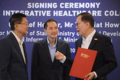 NTU dan OUE Healthcare Perkuat Riset Integrasi Kedokteran Barat dan TCM: Dampaknya bagi Indonesia?
