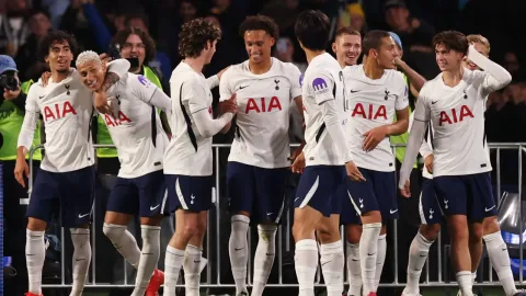 De Zerbi Temukan Jawaban Internal: Mathys Tel dan Mikey Moore Siap Gantikan Peran Savinho dan Kroupi di Tottenham