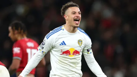 Leeds United Incar Nelson Deossa sebagai Solusi Gelandang Serba Bisa: Kombinasi Ampadu dan Tanaka