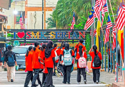 Kabut Asap Reda, 107 Sekolah di Serian Kembali Beroperasi: Orang Tua Lega
