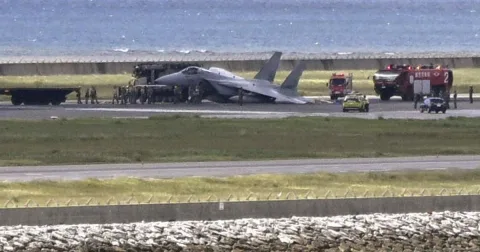 Landasan Pacu Naha Ditutup: Jet Tempur F-15 JASDF Alami Kerusakan Usai Misi Siaga