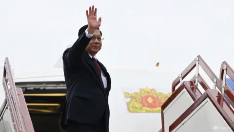 Min Aung Hlaing Kian Gencar Blusukan ke Luar Negeri: Cari Legitimasi atau Sekadar Hindari Penangkapan?