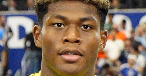 Aston Villa Rekrut Kiper Jepang Zion Suzuki dari Parma