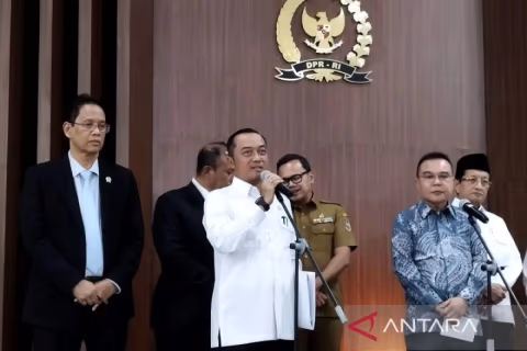 Guru PPPK Dialihkan ke Pusat, Menkeu Jamin Defisit 2027 Tetap 2,4 Persen