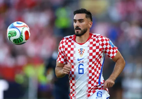 Lazio Kunci Kesepakatan Pinjam Sutalo dari Ajax: Opsi Beli €12 Juta, Bek Kroasia Tolak Tawaran Saudi